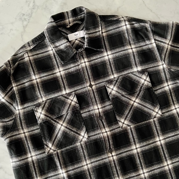 TNA Jackets & Blazers - Aritzia TNA Rae Button-Up Jacket - Black, White and Beige Plaid